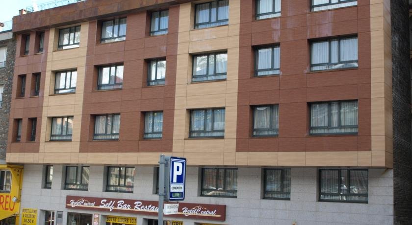 Hotel Central - Photo 10