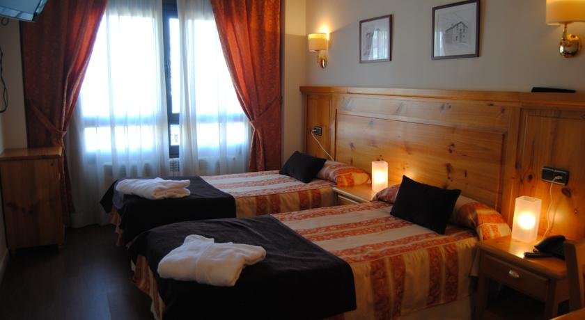 Hotel Meta - Photo 16