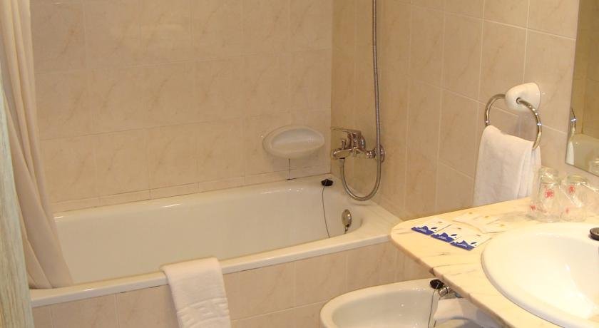 Hotel Guineu - Photo 10