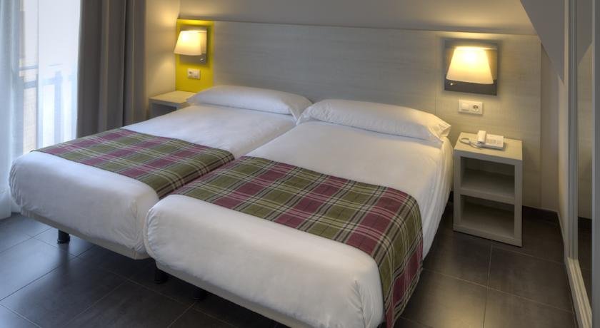 Hotel Cristina - Photo 13