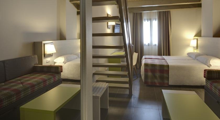 Hotel Cristina - Photo 14