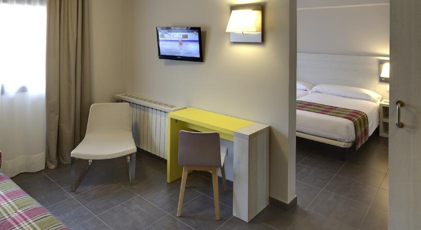 Hotel Cristina - Photo 16