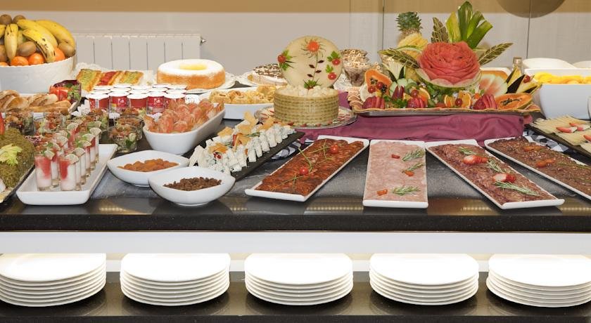 Hotel Cristina - Photo 20