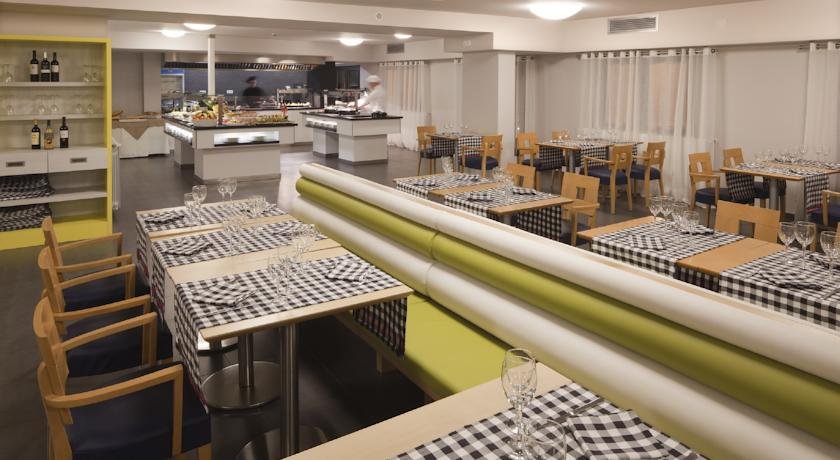 Hotel Cristina - Photo 21