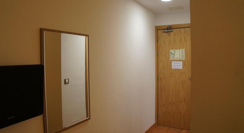 Hotel Catalunya - Photo 20