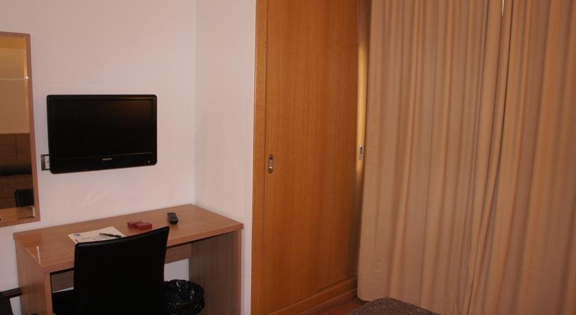 Hotel Catalunya - Photo 24