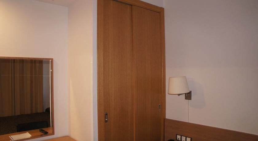 Hotel Catalunya - Photo 26