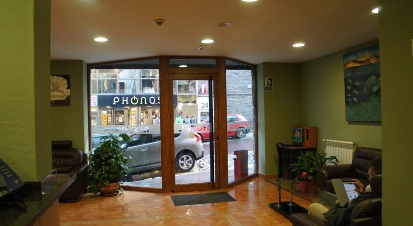 Hotel Catalunya - Photo 32